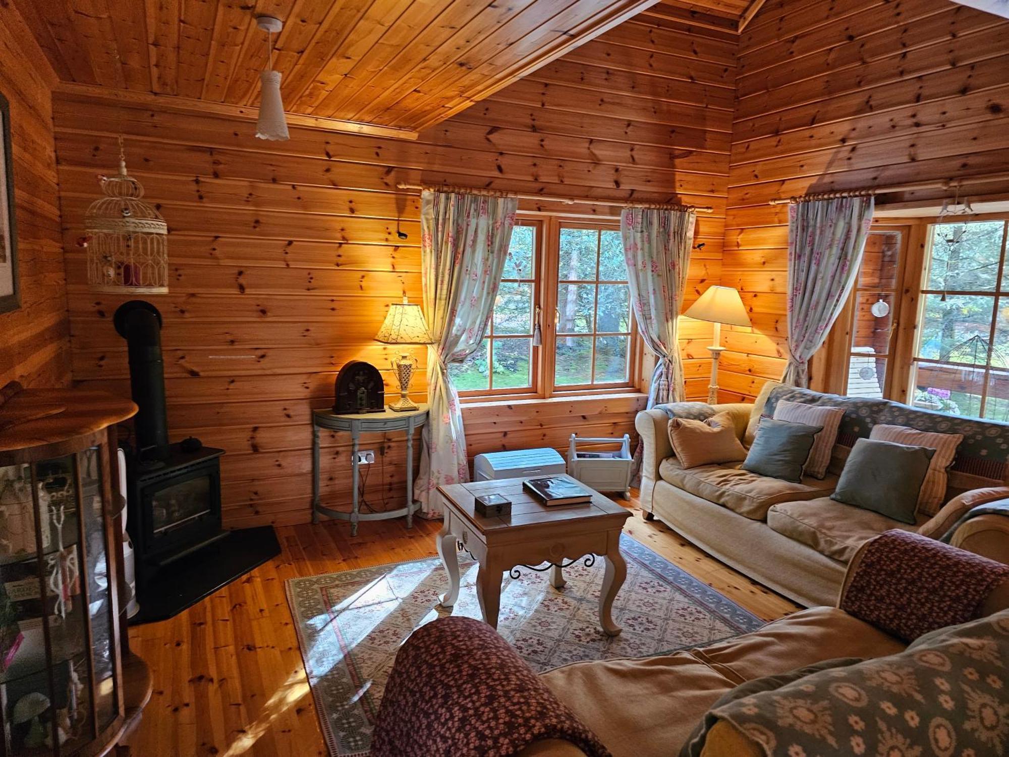 Forest Lodge Log Cabin - Ireland 百利科内尔 外观 照片